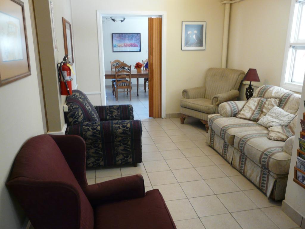 אנקורג' Bent Prop Inn & Hostel Of Alaska - Downtown מראה חיצוני תמונה
