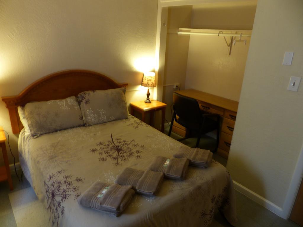 אנקורג' Bent Prop Inn & Hostel Of Alaska - Downtown מראה חיצוני תמונה