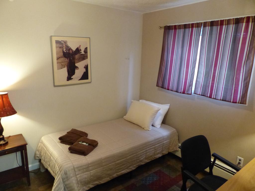 אנקורג' Bent Prop Inn & Hostel Of Alaska - Downtown מראה חיצוני תמונה
