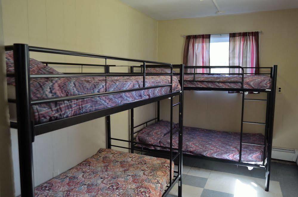 אנקורג' Bent Prop Inn & Hostel Of Alaska - Downtown מראה חיצוני תמונה