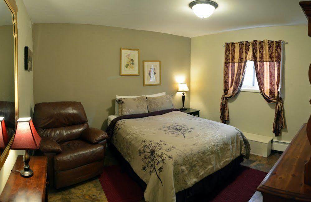 אנקורג' Bent Prop Inn & Hostel Of Alaska - Downtown מראה חיצוני תמונה